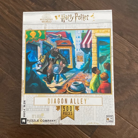 new york puzzle company Other - Harry Potter diagon alley 500 piece puzzle